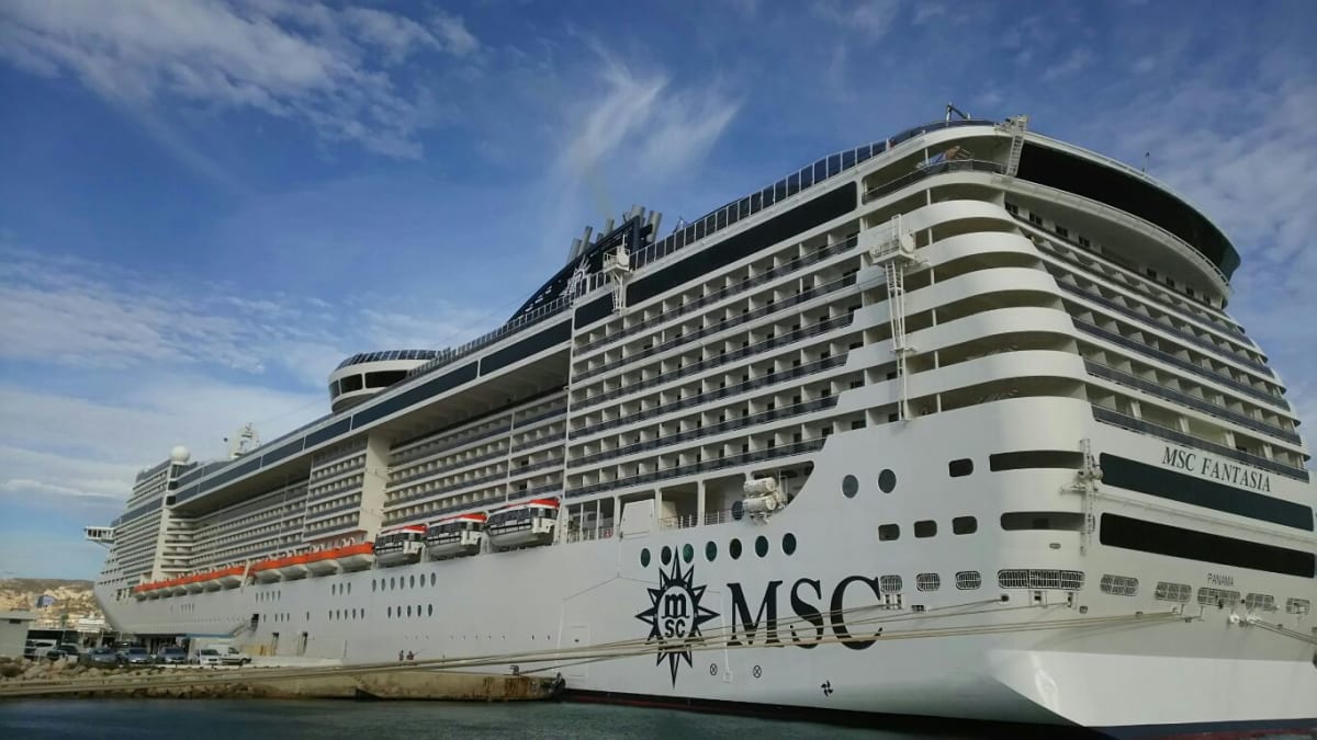 客船MSCメラビリアの外観