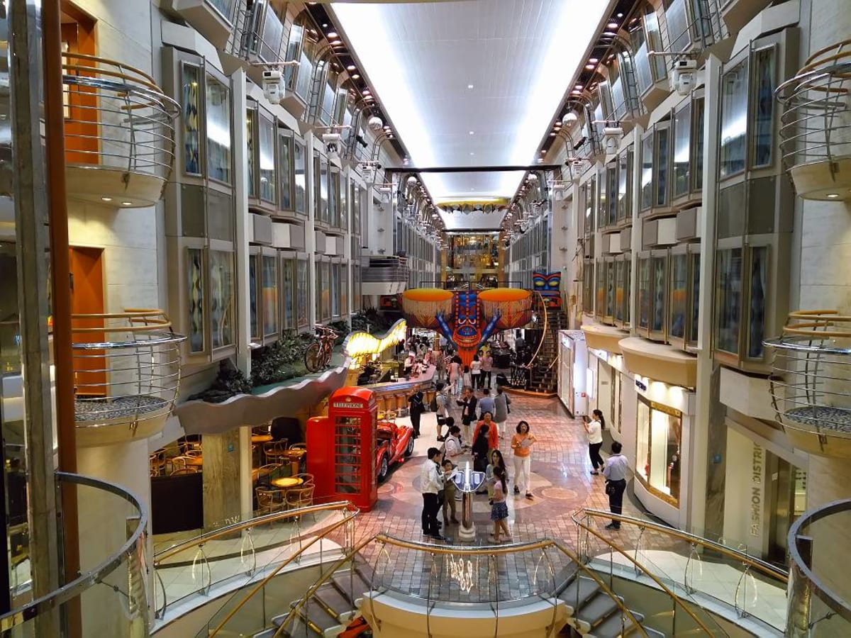 ボイジャー・オブ・ザ・シーズの日本発着クルーズ乗船記（2015年5月） mr. yotajii