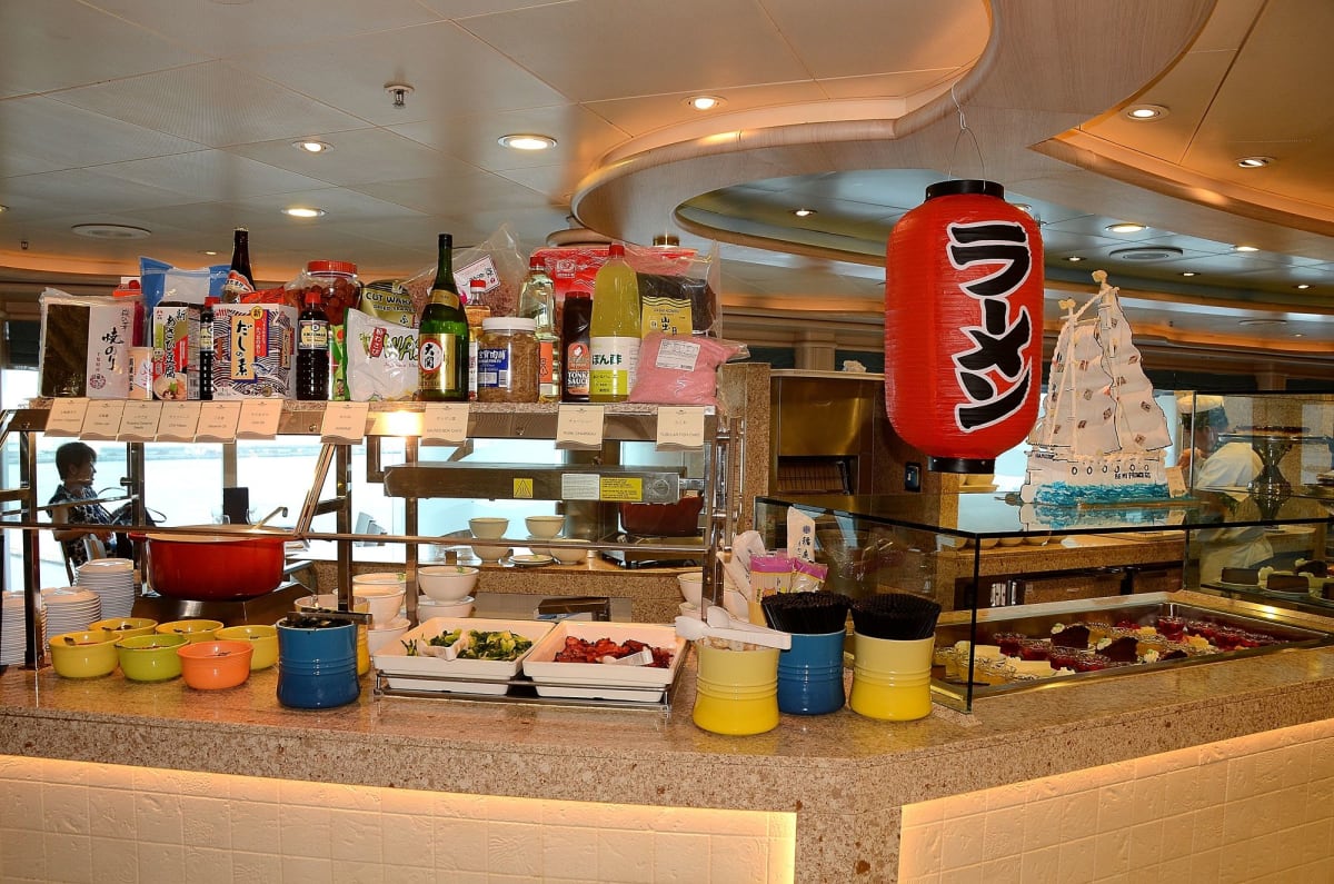 プリンセス・クルーズの日本発着クルーズは日本食も豊富､お昼にはラーメンやソーメンも | 客船ダイヤモンド・プリンセスのブッフェ