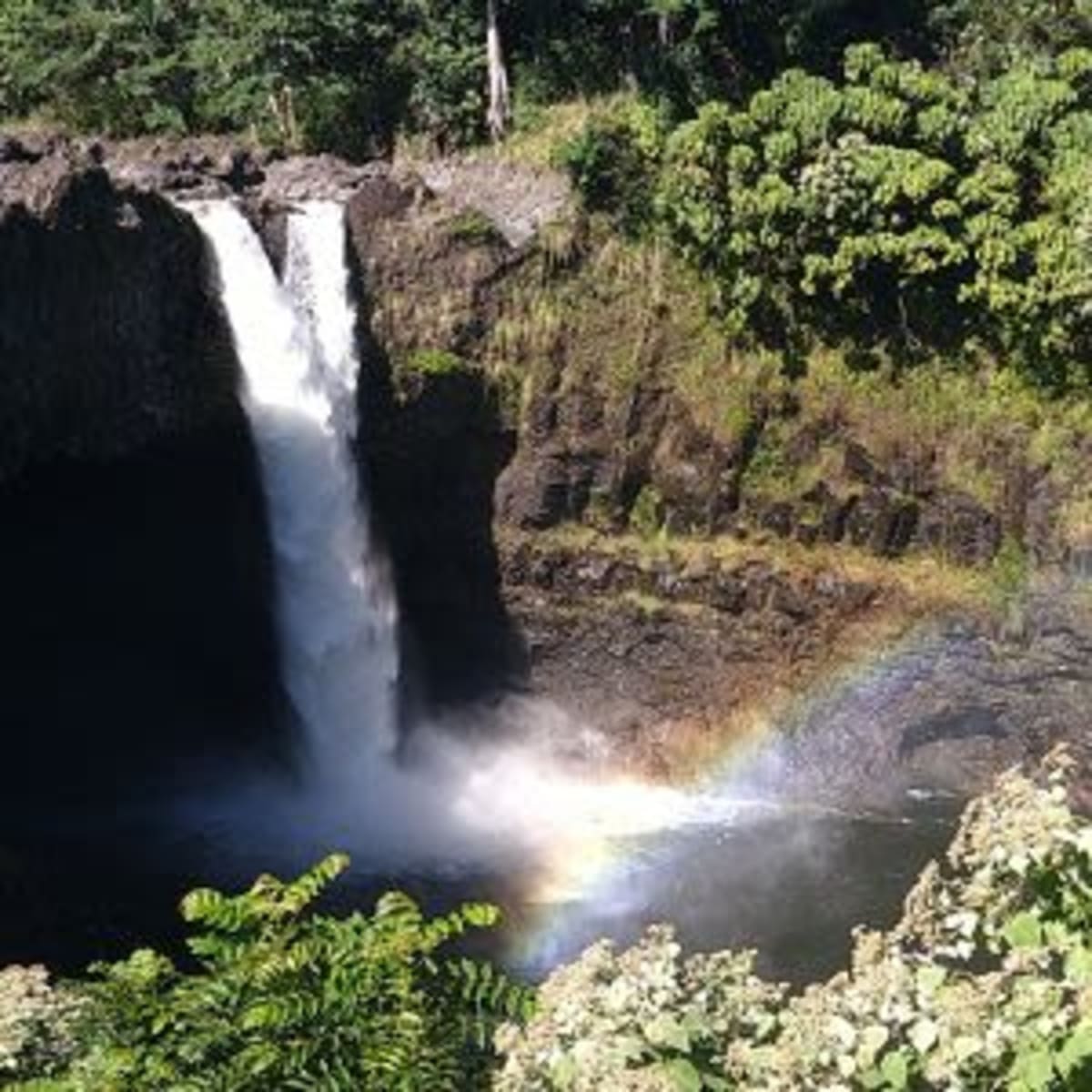 ハワイ島　レインボーフォールズ