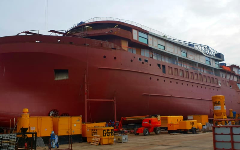セレブリティ・クルーズの最新客船フローラ、進水式の映像を公開