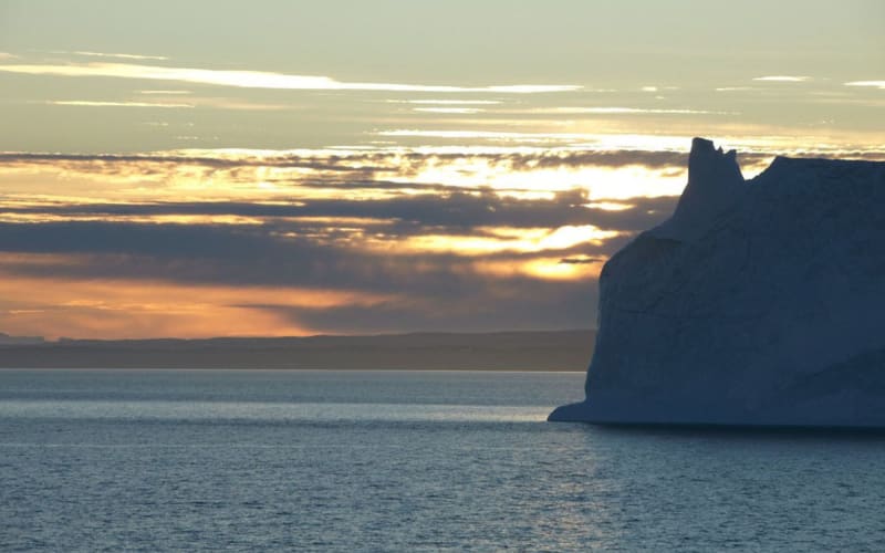 ナショナル ジオグラフィック トラベラー誌、「2011年一生に一度は行きたいツアー50」に「北極3島」クルーズを選出