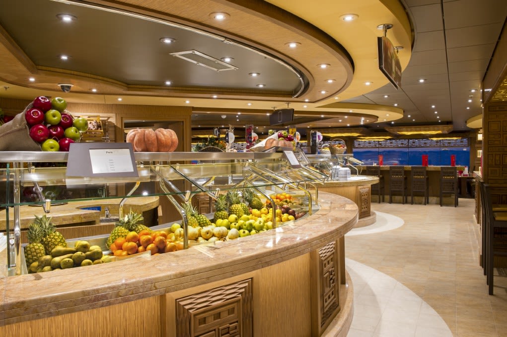 巨大なブッフェ／MSCプレチオーサ