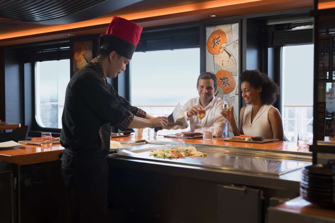 シェフの華麗な手さばきに圧巻！