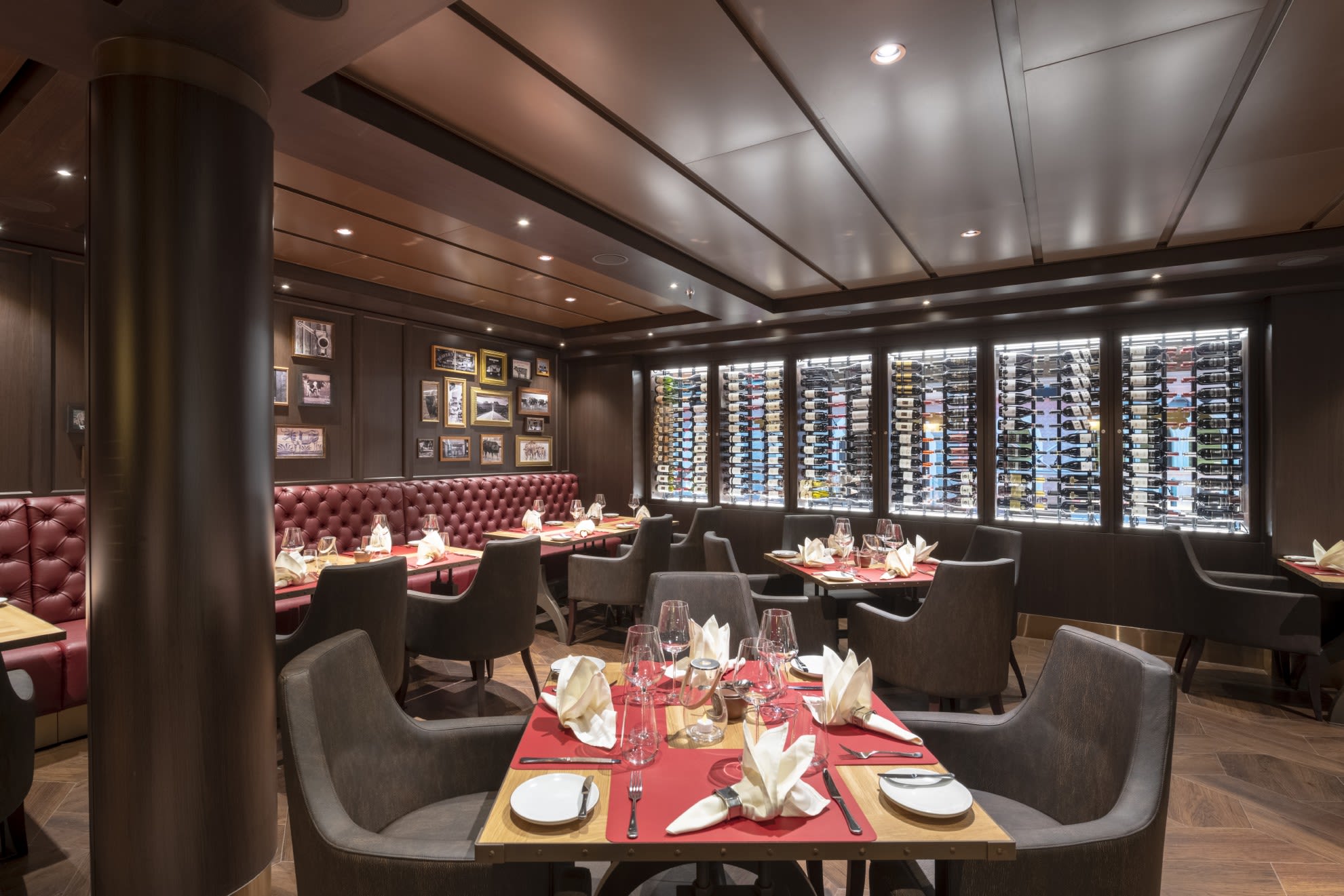 アメリカンスタイルのステーキハウスらしい趣きに食が進む