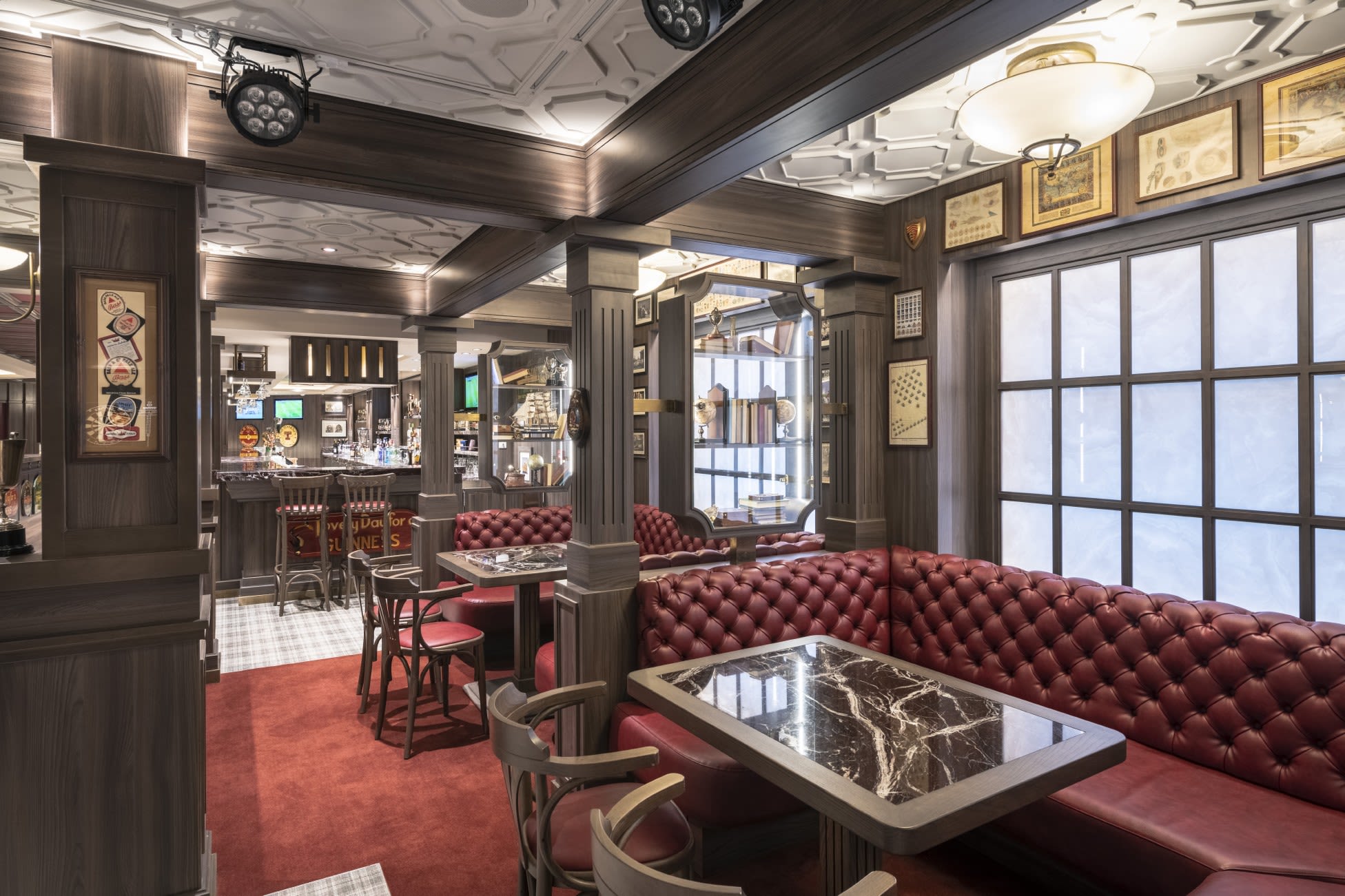 全ゲストが利用可能なバー、マスター・オブ・ザ・シー/MSCベリッシマ