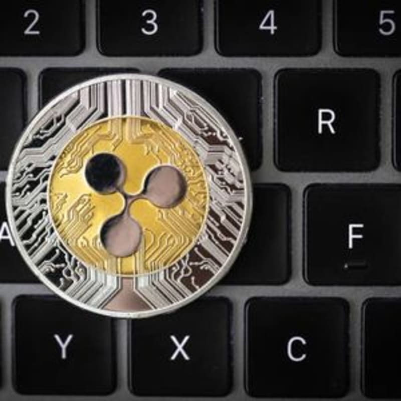 XRP Compression Peaks: Symmetrical Triangle Signals Explosive Move Ahead