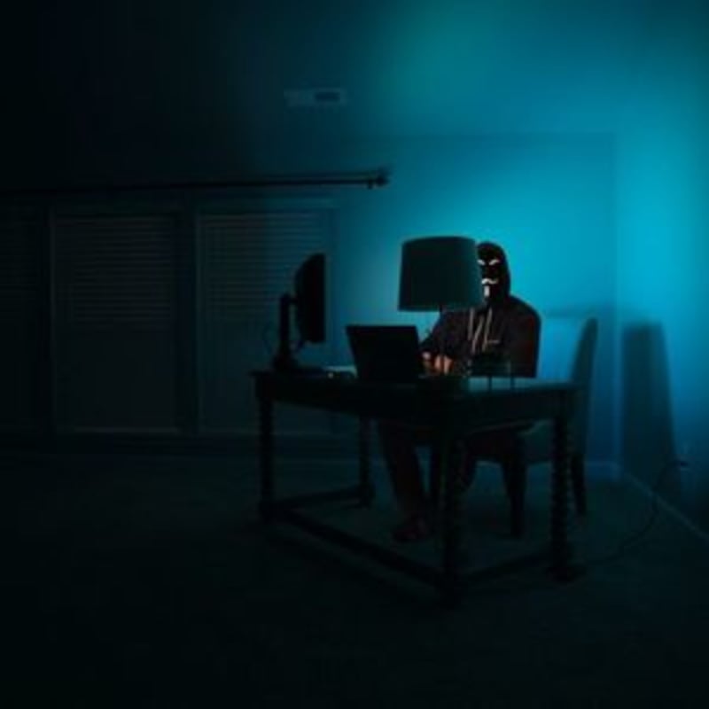 $150M Crypto Ponzi Crumbles: $41.5M Frozen In DSJ Exchange Collapse