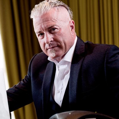 Calvin Ayer Proposes Truce in Hash War
