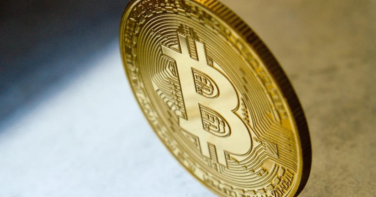 Bitcoin price climbs past $19,000-mark