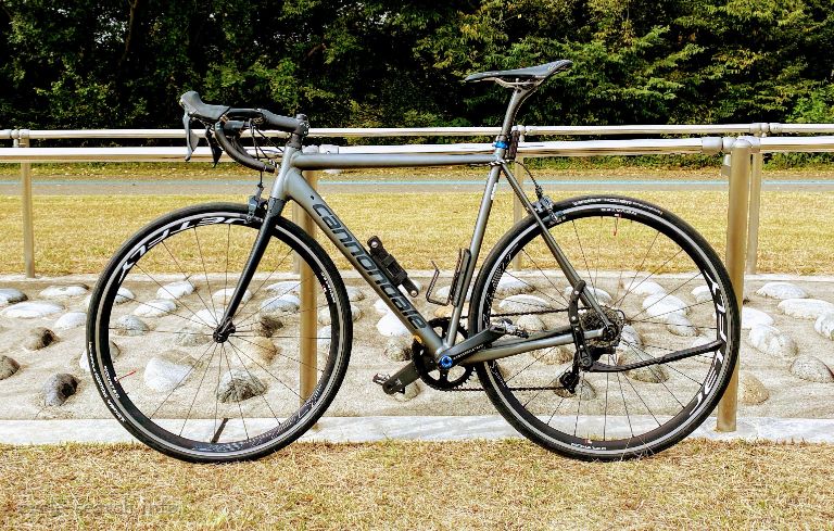 愛知県一宮市 CANNONDALE (キャノンデール) CAAD12 の盗難自転車