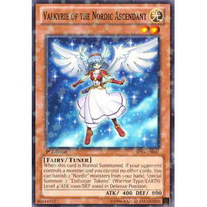 Valkyrie of the Nordic Ascendant (Starfoil)