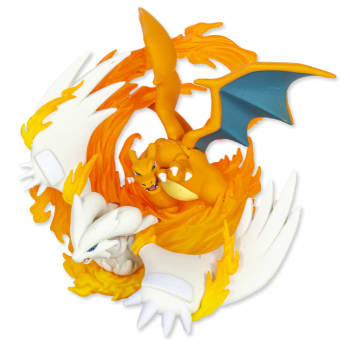 Pokemon: Reshiram & Charizard-GX Figure