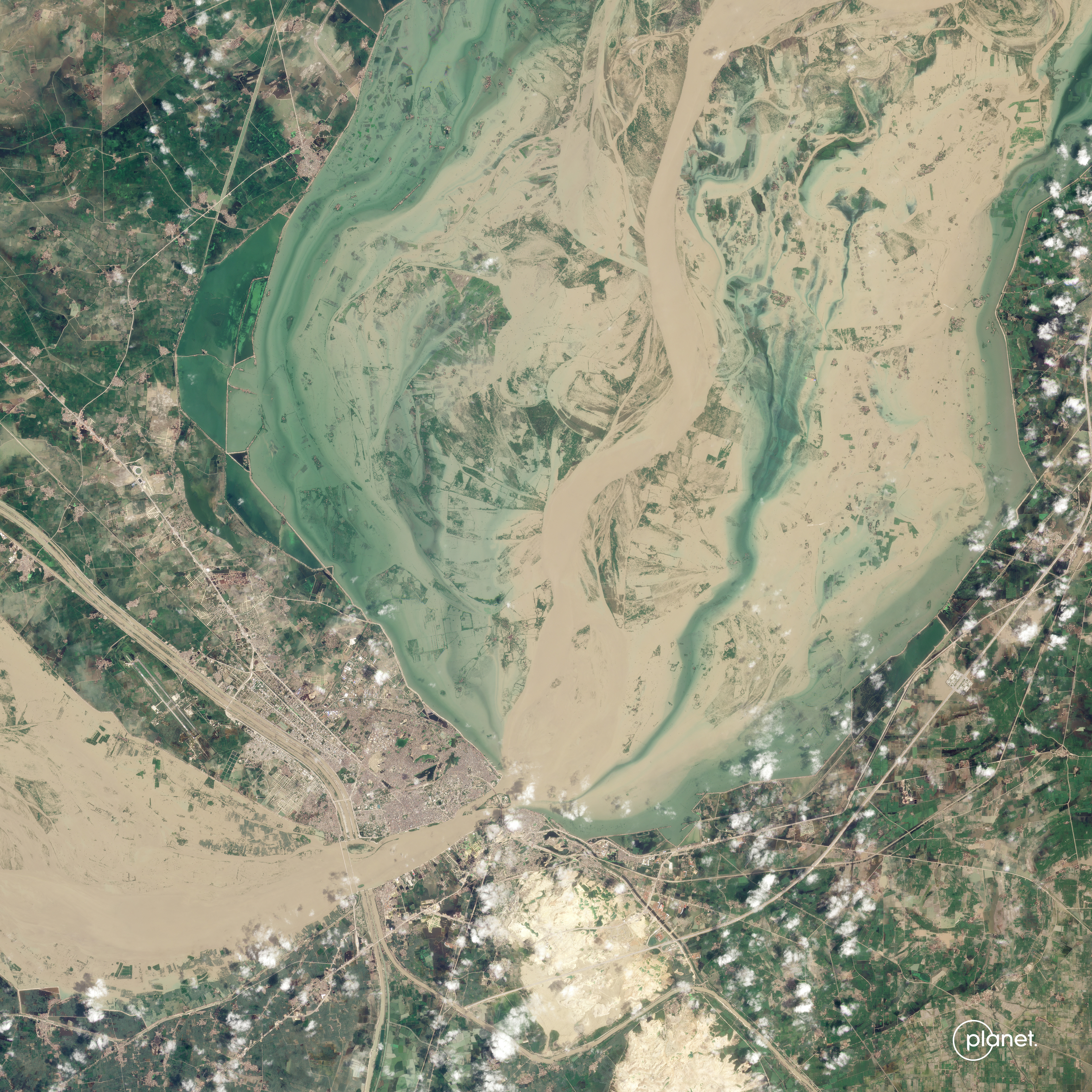 Satellite image of Indus River near Sukkur, Sindh, Pakistan, on 8/28/22 showing significant flooding