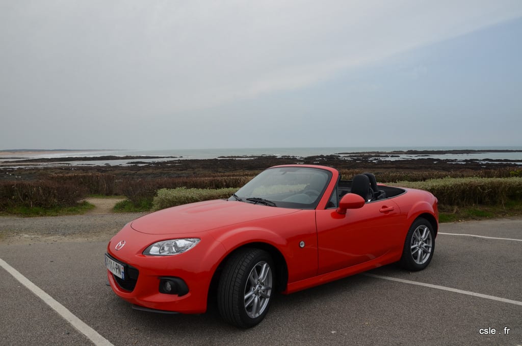 mazda mx 5 bord de mer