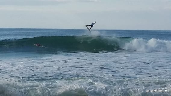 Dernière figure air de Gabriel Médina WQS Quiksilver Pro France octobre 2015