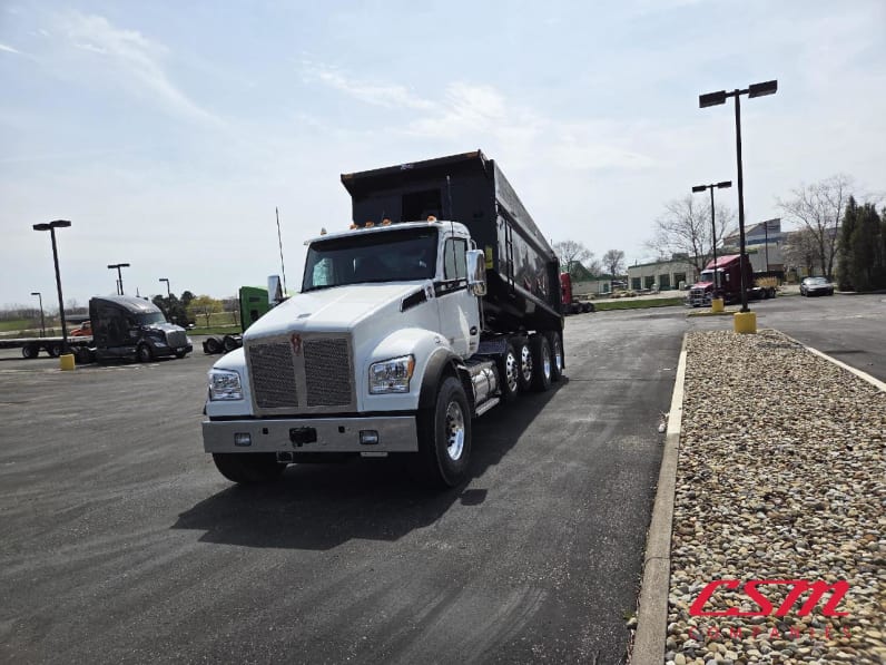 Exterior front drivers side for this 2025 Kenworth T880 (Stock number: SJ131612)Weeee