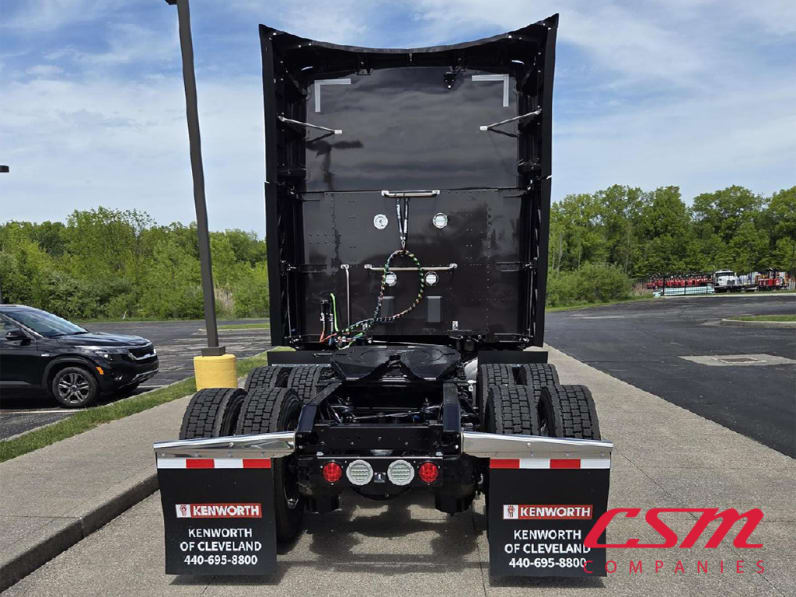Exterior full rear view for this 2025 Kenworth T680 (Stock number: SJ131673)Weeee