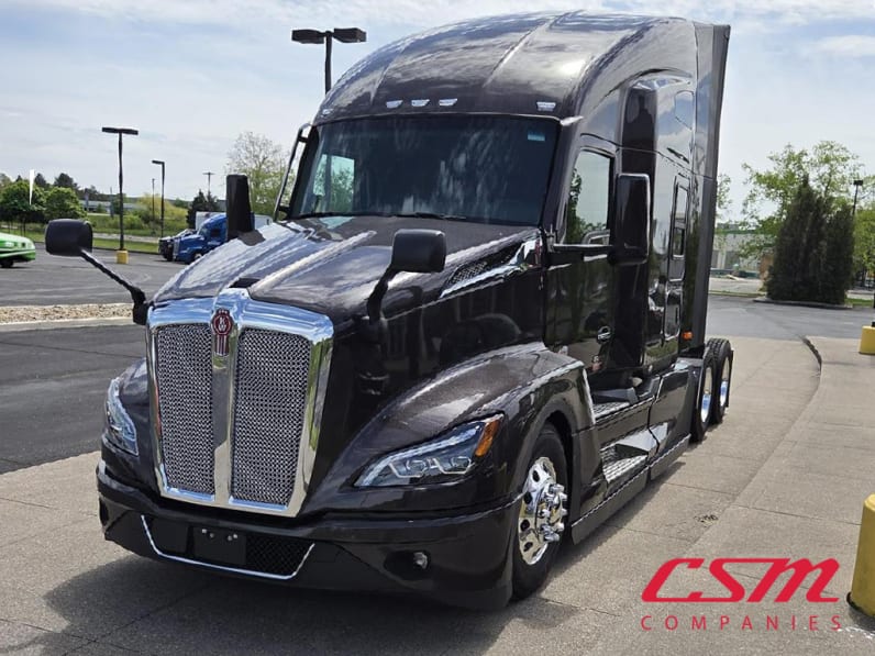 Exterior front drivers side for this 2025 Kenworth T680 (Stock number: SJ131674)Weeee