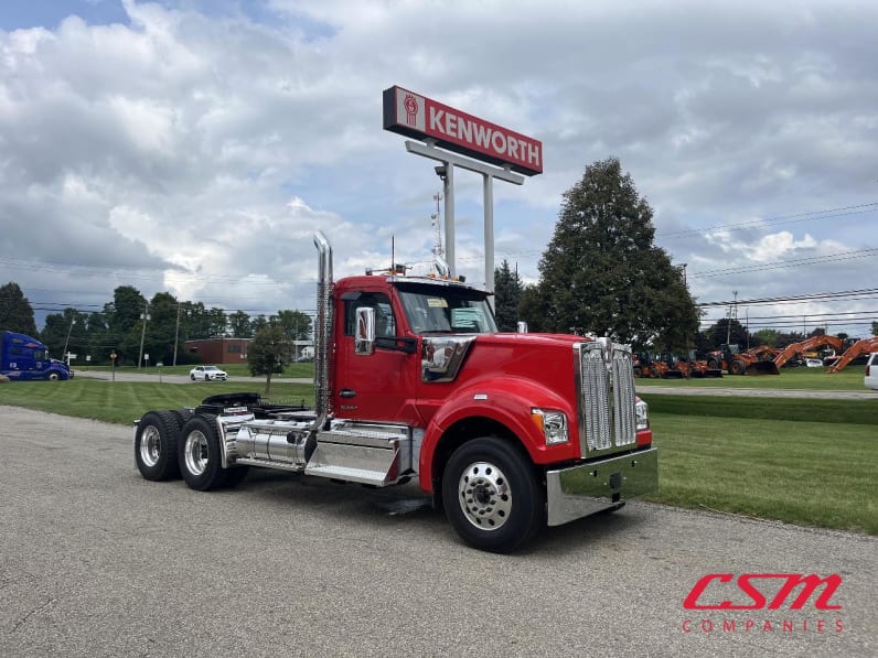 Exterior front passenger side for this 2025 Kenworth W990 (Stock number: SJ133610)Weeee