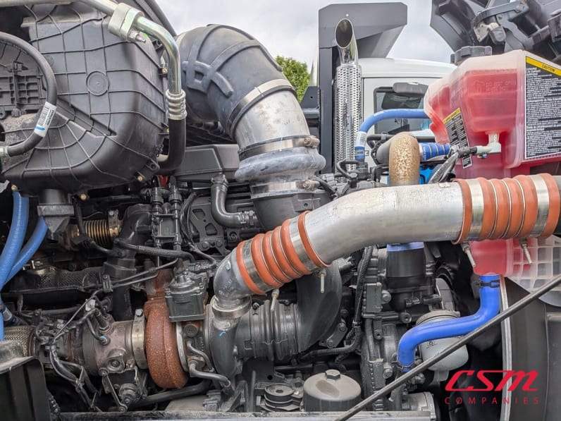 Passenger side engine for this 2025 Kenworth T880 (Stock number: SJ133733)Weeee