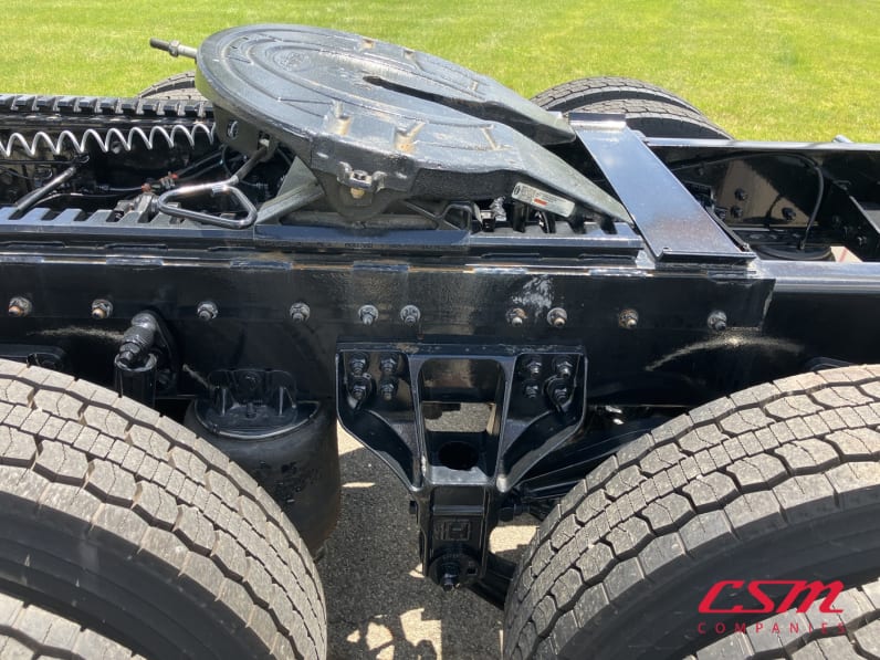 Center rear frame for this 2025 Kenworth T880 (Stock number: SJ134112)Weeee