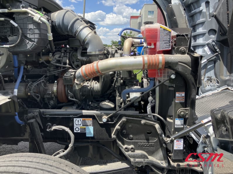 Passenger side engine for this 2025 Kenworth T880 (Stock number: SJ134112)Weeee