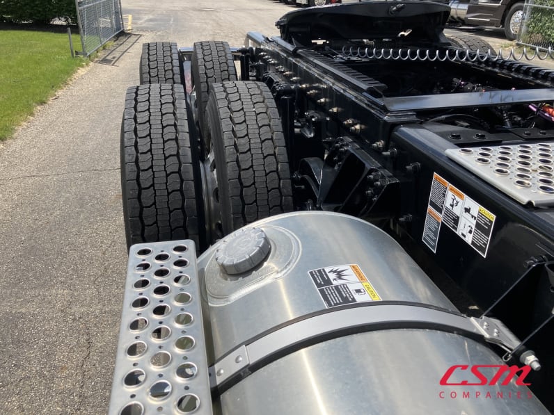 Passenger side rear frame and tire tread for this 2025 Kenworth T880 (Stock number: SJ134112)Weeee