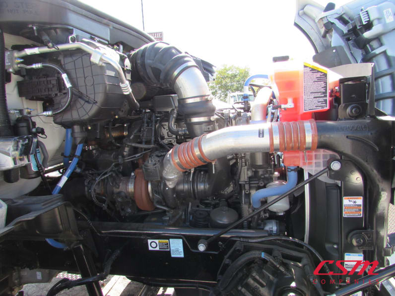 Passenger side engine for this 2025 Kenworth T880 (Stock number: SJ140882)