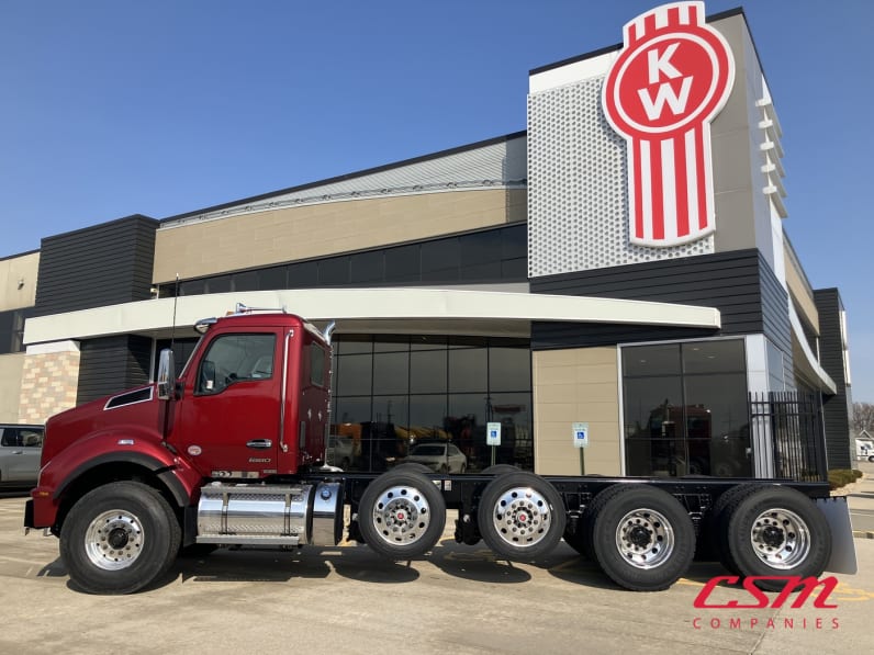 Exterior full driver side for this 2025 Kenworth T880 Short Hood (Stock number: SJ154923)