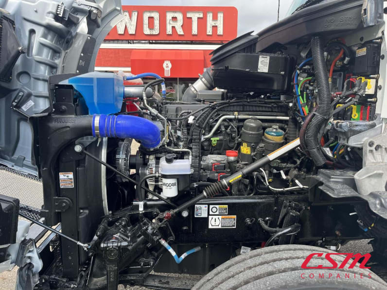 Drivers side engine for this 2025 Kenworth T880 (Stock number: SJ169670)Weeee