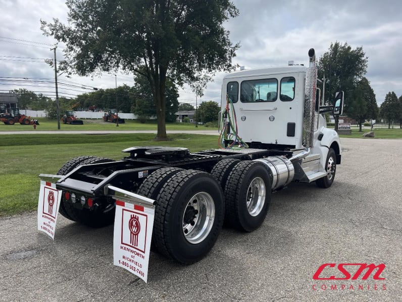 Exterior rear passenger side for this 2025 Kenworth T880 (Stock number: SJ169670)Weeee