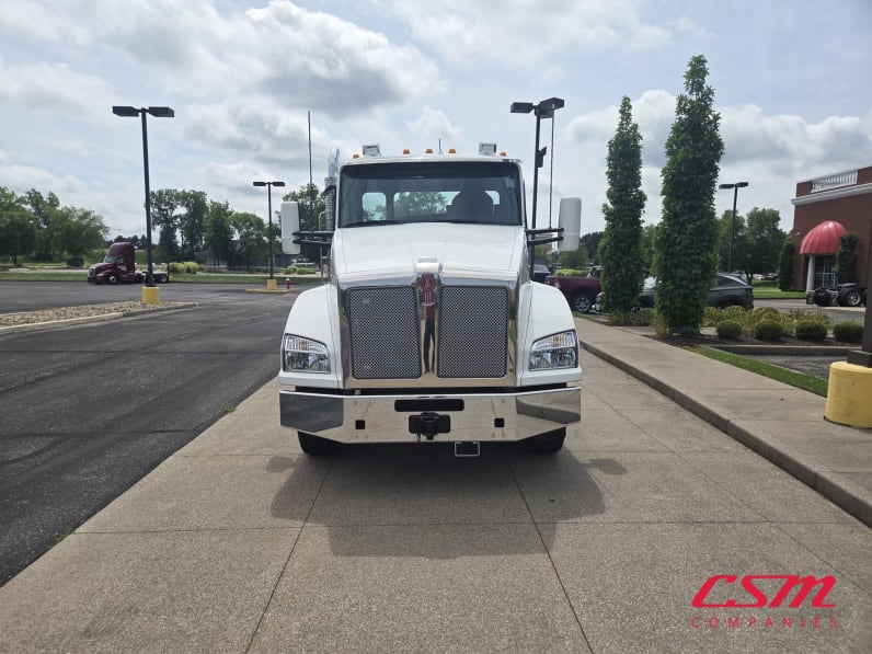 Exterior full front view for this 2025 Kenworth T880 (Stock number: SJ169673)Weeee
