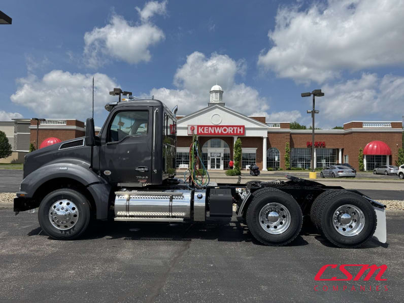 Exterior full driver side for this 2025 Kenworth T880 (Stock number: SJ169677)Weeee