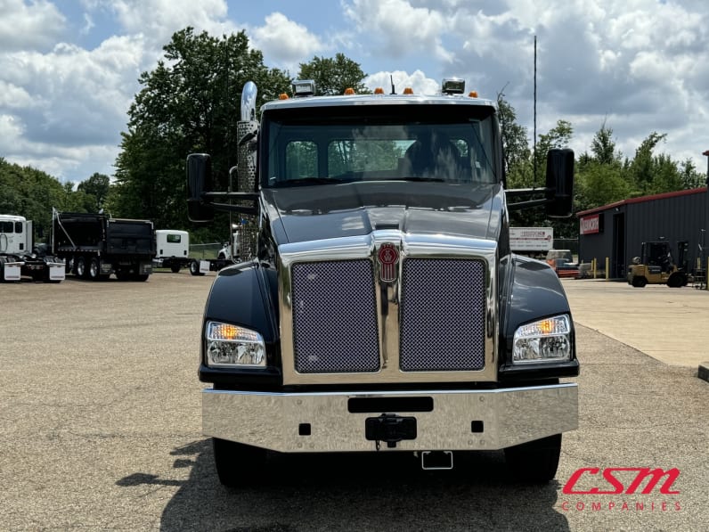 Exterior full front view for this 2025 Kenworth T880 (Stock number: SJ169678)Weeee