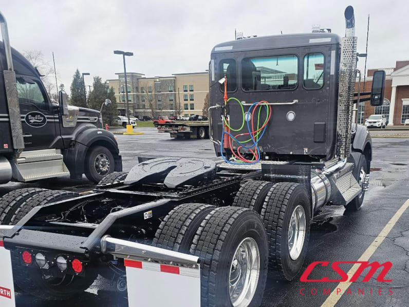 Exterior rear passenger side for this 2025 Kenworth T880 (Stock number: SJ169679)Weeee