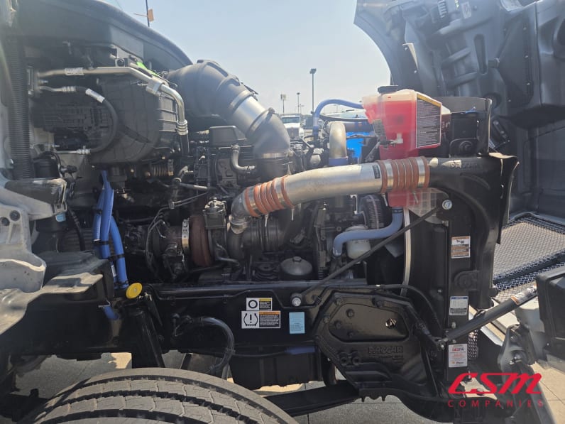 Passenger side engine for this 2025 Kenworth T880 (Stock number: SJ169681)Weeee