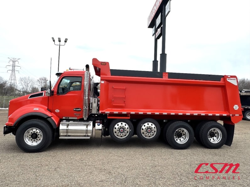 Exterior full driver side for this 2025 Kenworth T880 (Stock number: SJ169786)Weeee