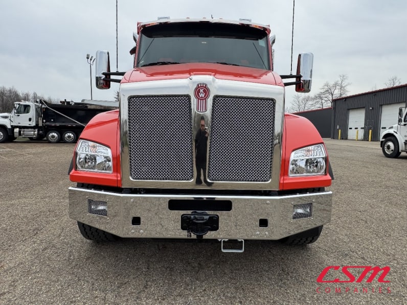 Exterior full front view for this 2025 Kenworth T880 (Stock number: SJ169786)Weeee