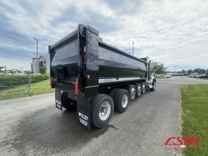Exterior rear passenger side for this 2025 Kenworth T880 (Stock number: SJ170313)Weeee