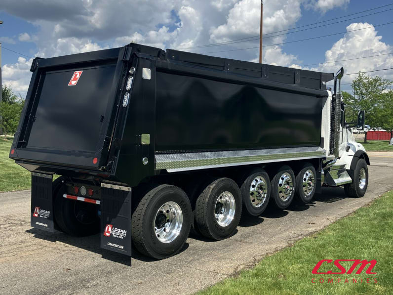 Exterior rear passenger side for this 2025 Kenworth T880 (Stock number: SJ170314)Weeee