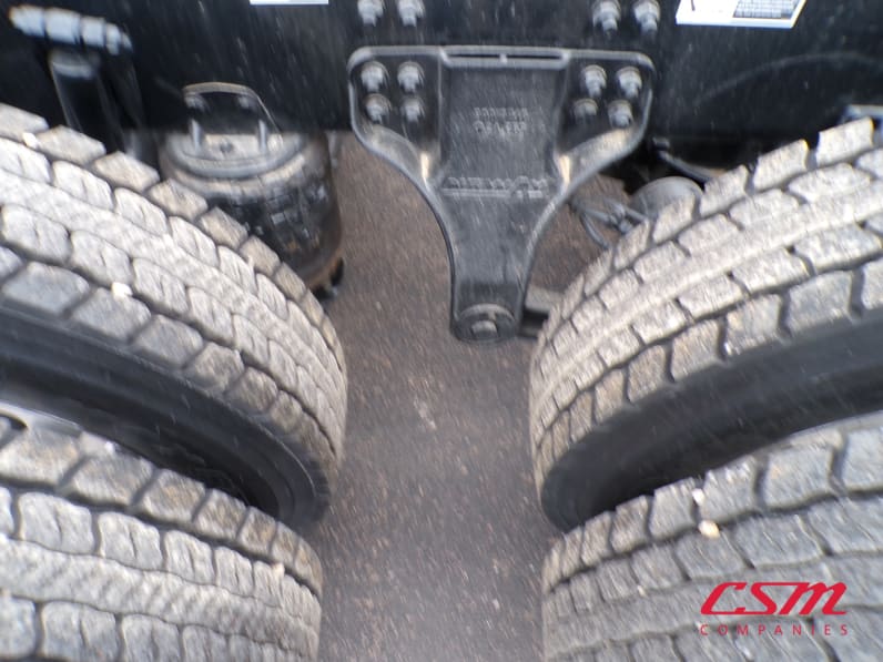 Driver side rear frame and tire tread for this 2025 Kenworth T880 (Stock number: SJ173371)