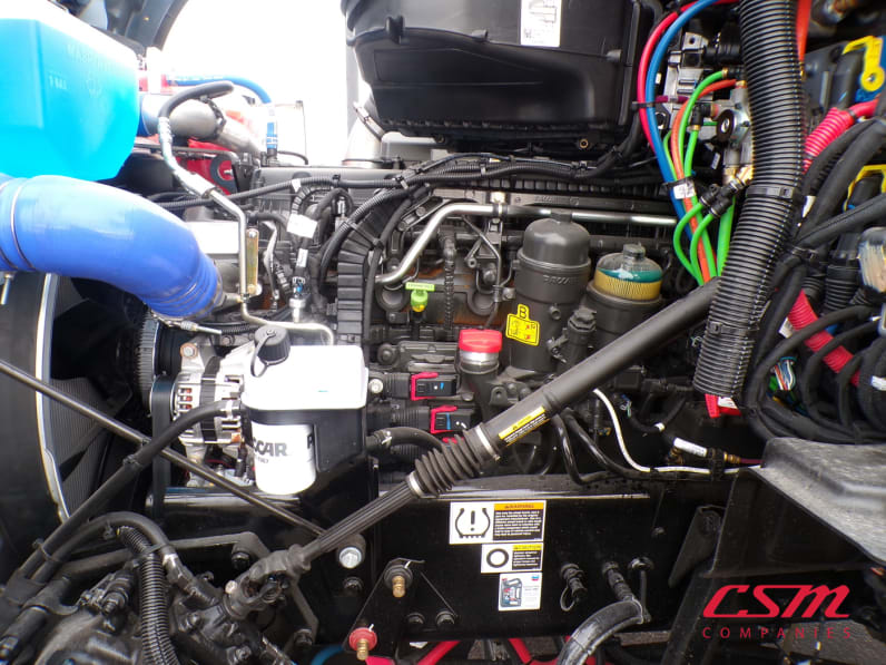 Drivers side engine for this 2025 Kenworth T880 (Stock number: SJ173371)