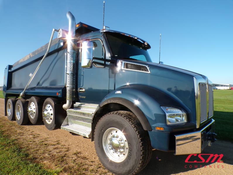 Exterior front passenger side for this 2025 Kenworth T880 (Stock number: SJ173371)