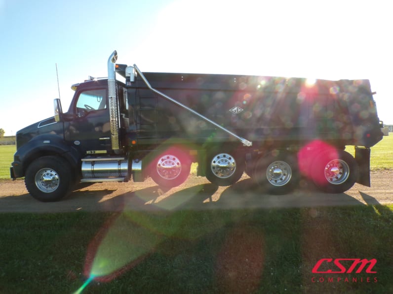 Exterior full driver side for this 2025 Kenworth T880 (Stock number: SJ173371)