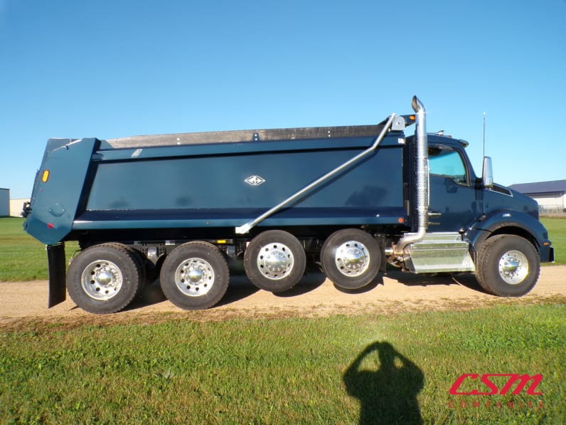 Exterior full passenger side for this 2025 Kenworth T880 (Stock number: SJ173371)