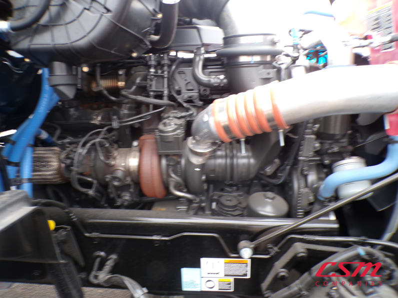 Passenger side engine for this 2025 Kenworth T880 (Stock number: SJ173371)