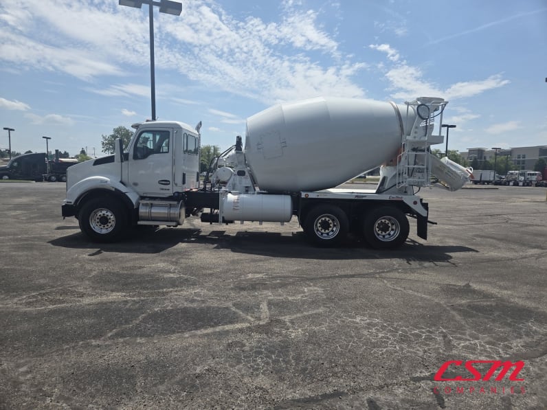 Exterior full driver side for this 2025 Kenworth T880 (Stock number: SJ173394)Weeee