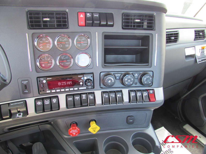 Interior radio and navigation system for this 2025 Kenworth T880 Short Hood (Stock number: SJ173927)
