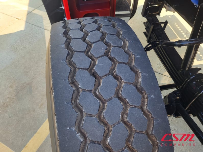 Passenger side front tire tread for this 2025 Kenworth T880 (Stock number: SJ173930)